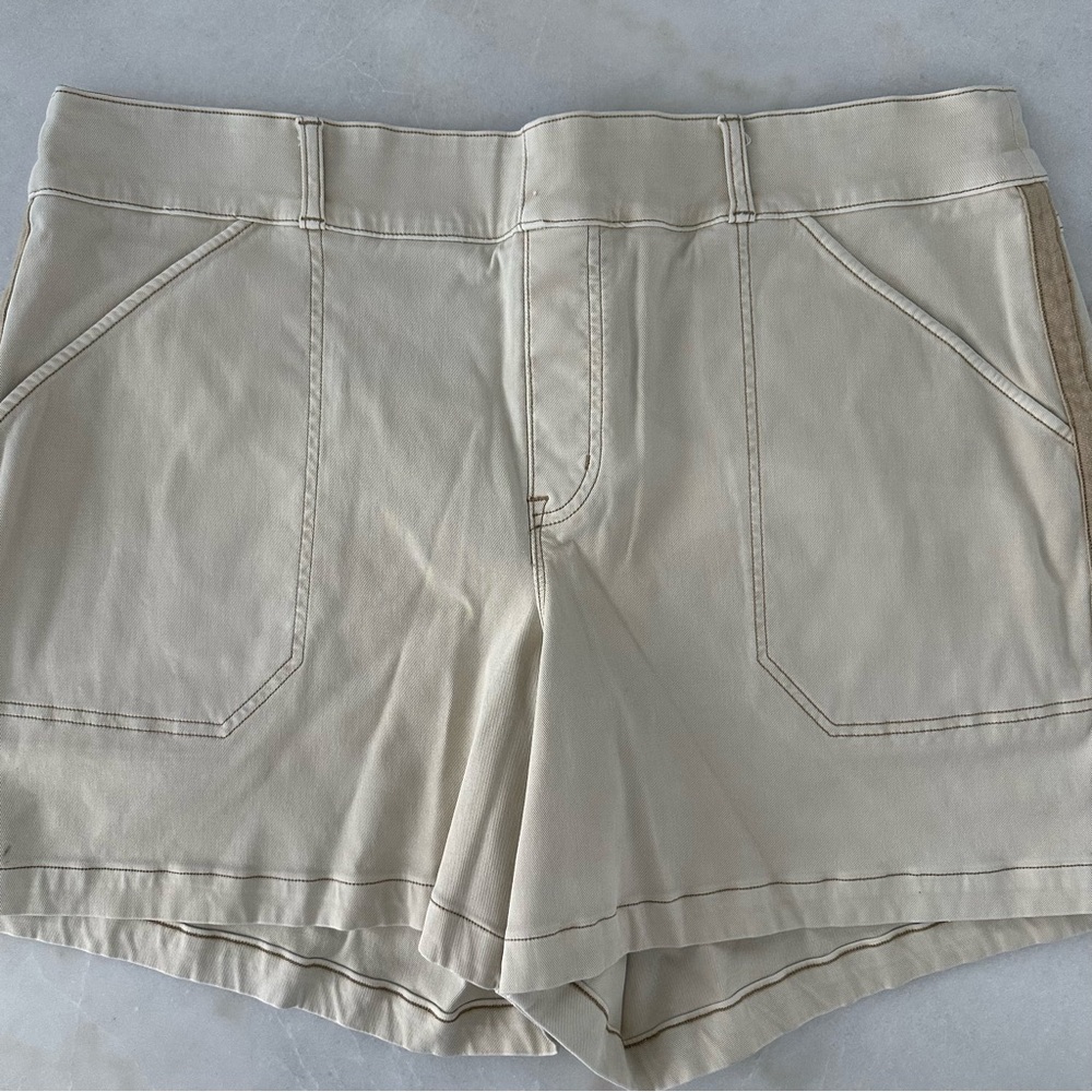 🍭 SPANX Spanx Stretch Twill Shorts - Picture 1 of 4